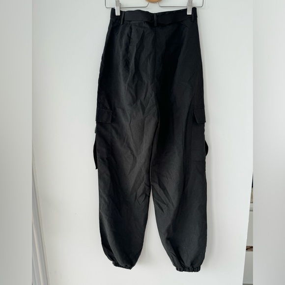 PrettyLittleThing black cargo pants - Picture 2 of 3